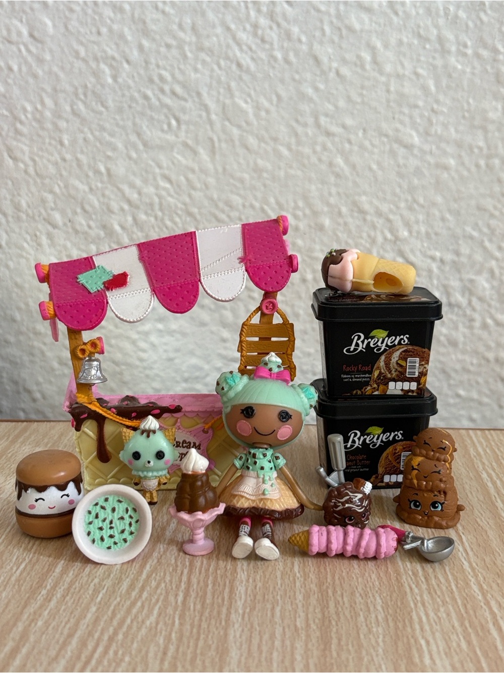 Lalaloopsy Mint Ice Cream Shop Playset - Pink & Mint